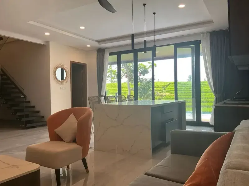 Vila berperabot lengkap dengan pemandangan sawah langsung, harga di bawah 5 miliar. - Bali in Bali