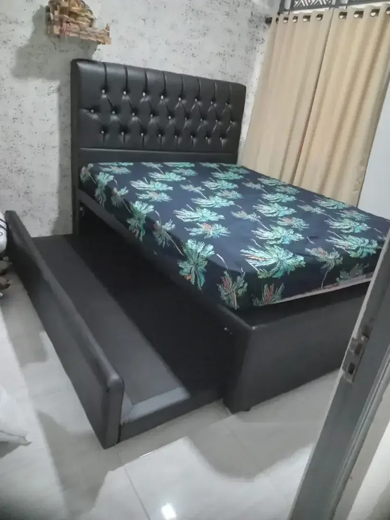 Divan sorong Baru - Home & Garden in Bali