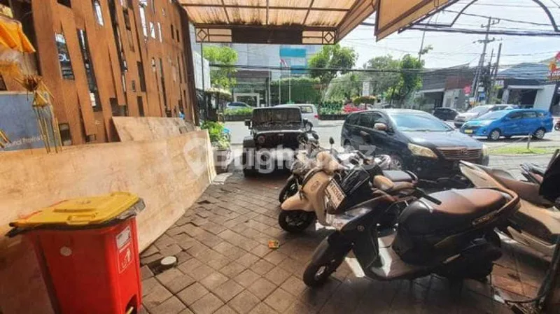 Ruko 3 Lantai Dekat Seminyak - Real Estate in Bali