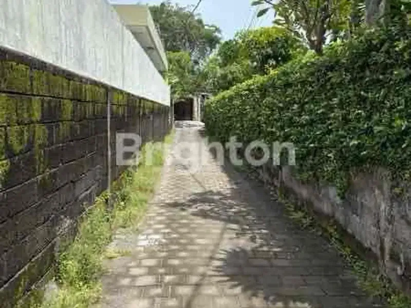 7,15 ARE LEASEHOLD LAND IN SANUR BEACHSIDE WITH PRIVATE ENTRANCE - Bali in Bali