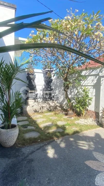 Rumah Furnished Dekat Jl Raya Padonan, Club dan Pantai di Canggu - Real Estate in Bali