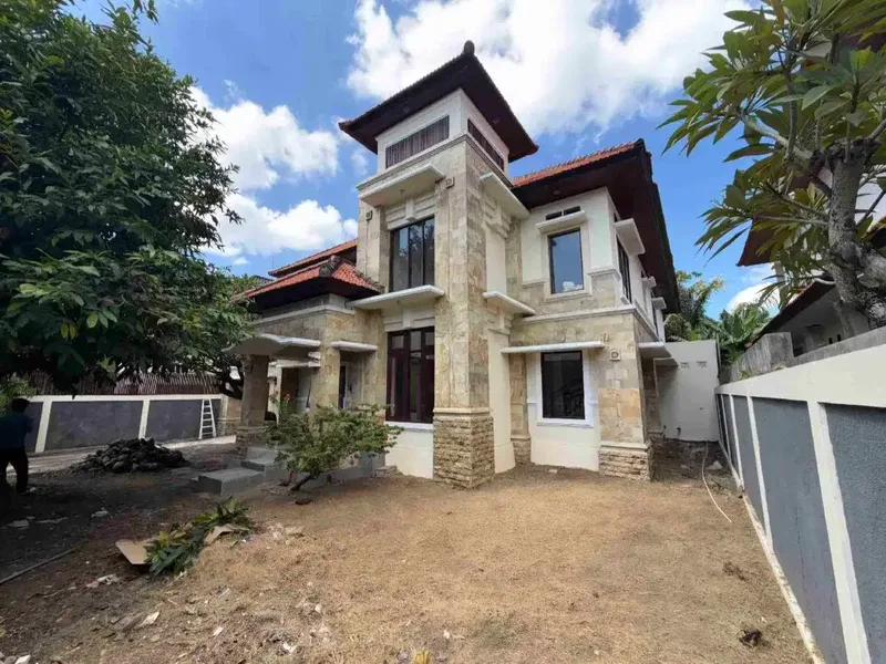 Rumah Murah Di Muding Indah Kerobokan Kaja Dekat Gatsu Barat Polresta Denpasar Canggu - Real Estate in Bali