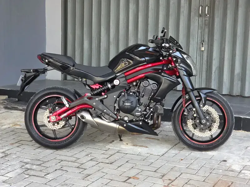 Moge Naked Kawasaki ER6N/ER6 ABS th 2015 Red Chasis Like New Siap Gas - Bali in Bali