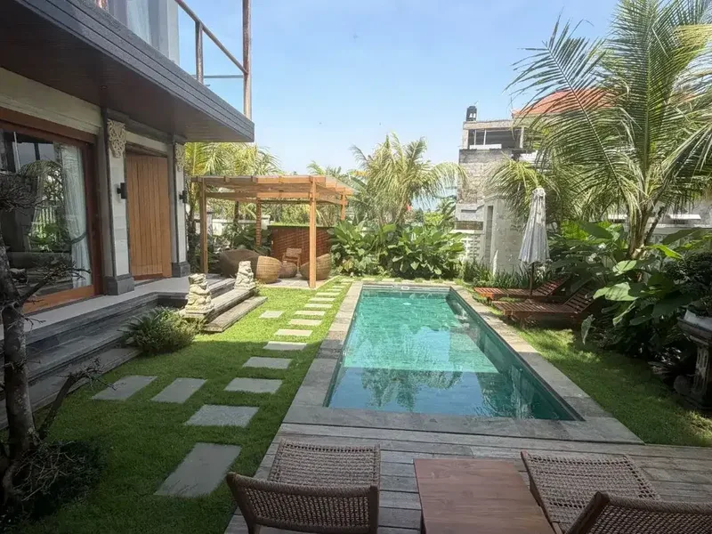 FOR LEASE MODERN VILLA WITH BALINESE TOUCH & RICE FIELDS VIEW. - Real Estate in Bali