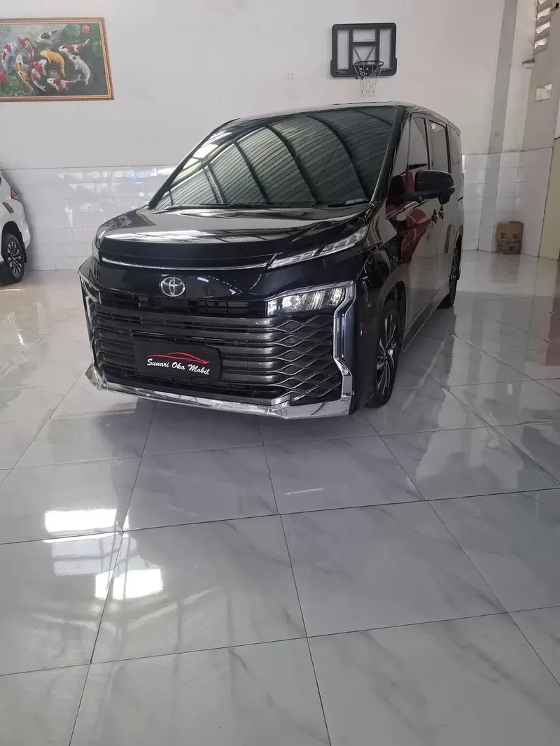 Toyota voxy 2.0 - Vehicles in Bali