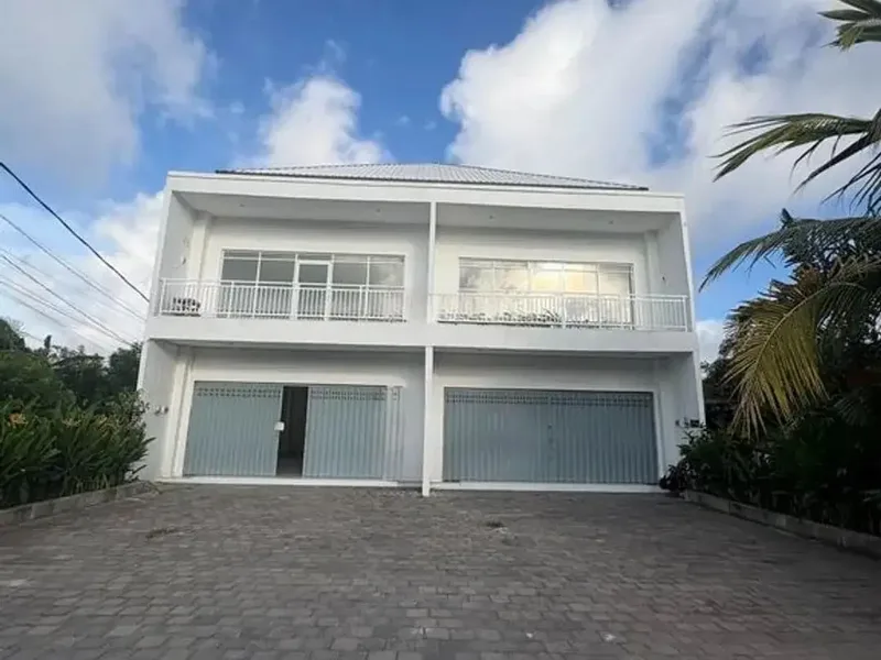 Ruko 2 Lantai Disewakan di Uluwatu-Ungasan Area - Real Estate in Bali