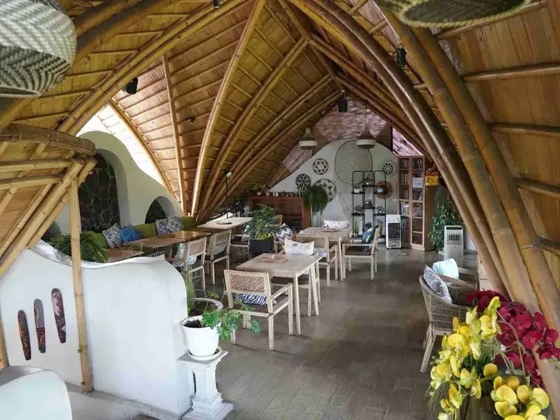 Business Place To Take Over On The Main Road of Ubud - Real Estate in Bali