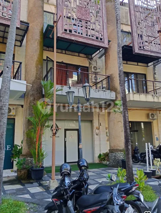 Ruko Central Park Kuta, 3.5 Lantai + Rooftop, Langka - Real Estate in Bali