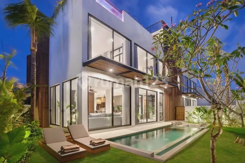 Leasehold - Designer 3 BR Villa With Dual Pools, Private Sauna & Ocean View Rooftop In Pererenan, Bali - Real Estate in Bali