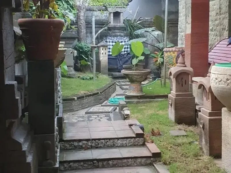 DIJUAL RUMAH STRATEGIS – LOKASI PREMIUM, DEKAT SEKOLAH DAN JALAN UTAMA - Real Estate in Bali
