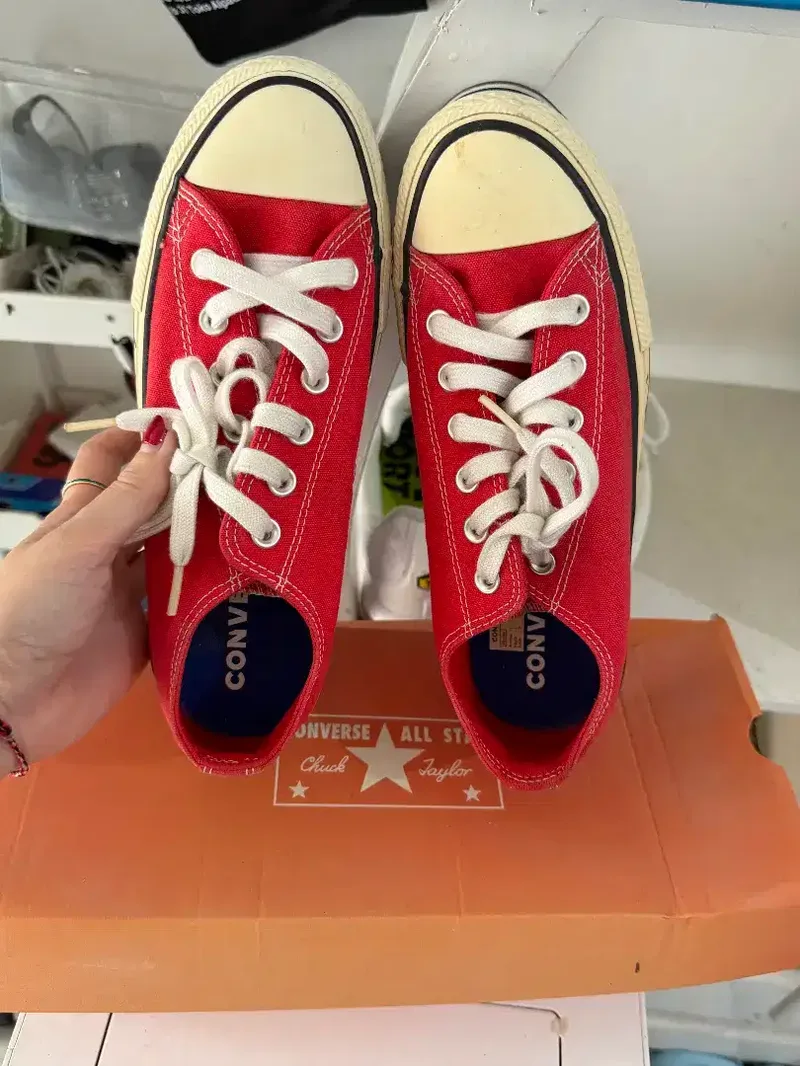 For Sale Preloved Seperti Baru Converse Size 39 - Fashion in Bali