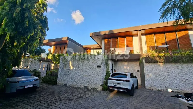 Modern Villa Bale Mansion - Sunset Road Kuta - Real Estate in Bali