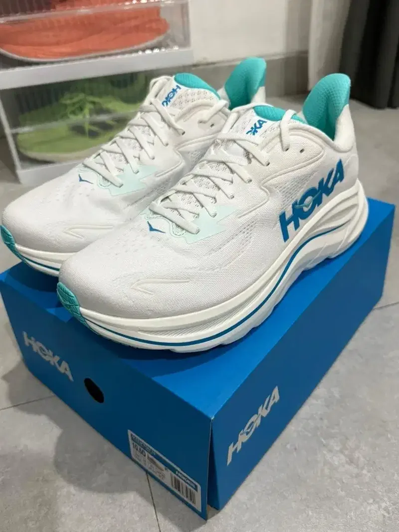 HOKA Running Shoes, size 44 2/3 - Fashion in Bali