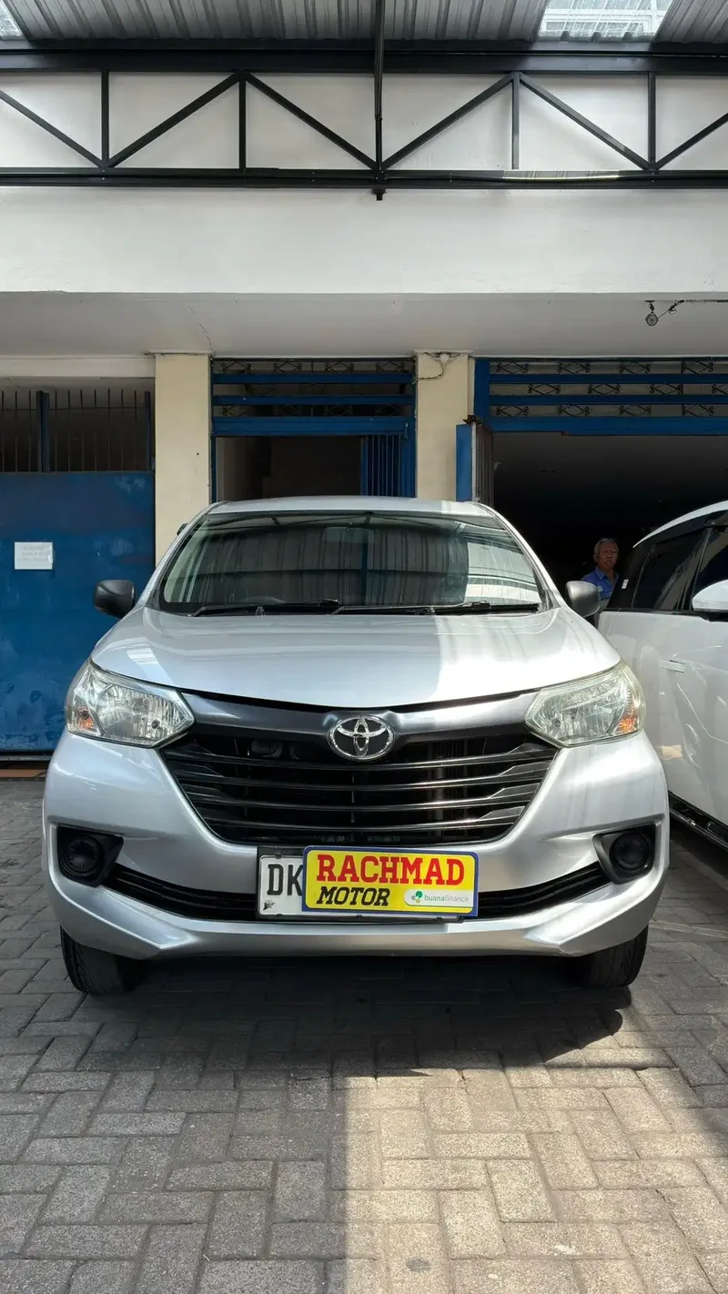 Toyota Avanza 2018 Bensin - Vehicles in Bali