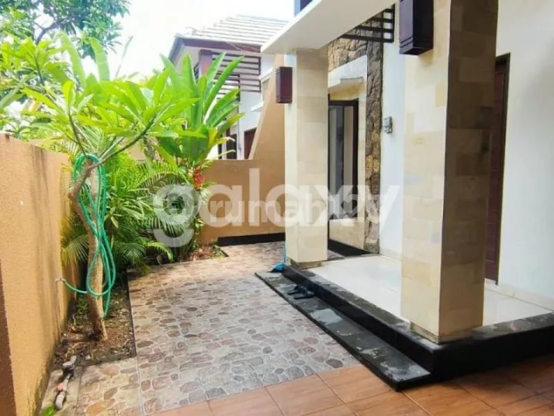 Rumah 1 Lantai di Royal Garden Residence Mumbul Nusa Badung - Bali in Bali