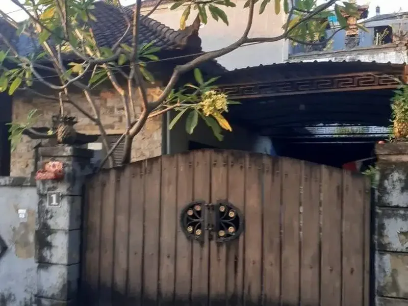 Tanah dan Bangunan Dijual, di area Mahendradata Denpasar Barat - Real Estate in Bali