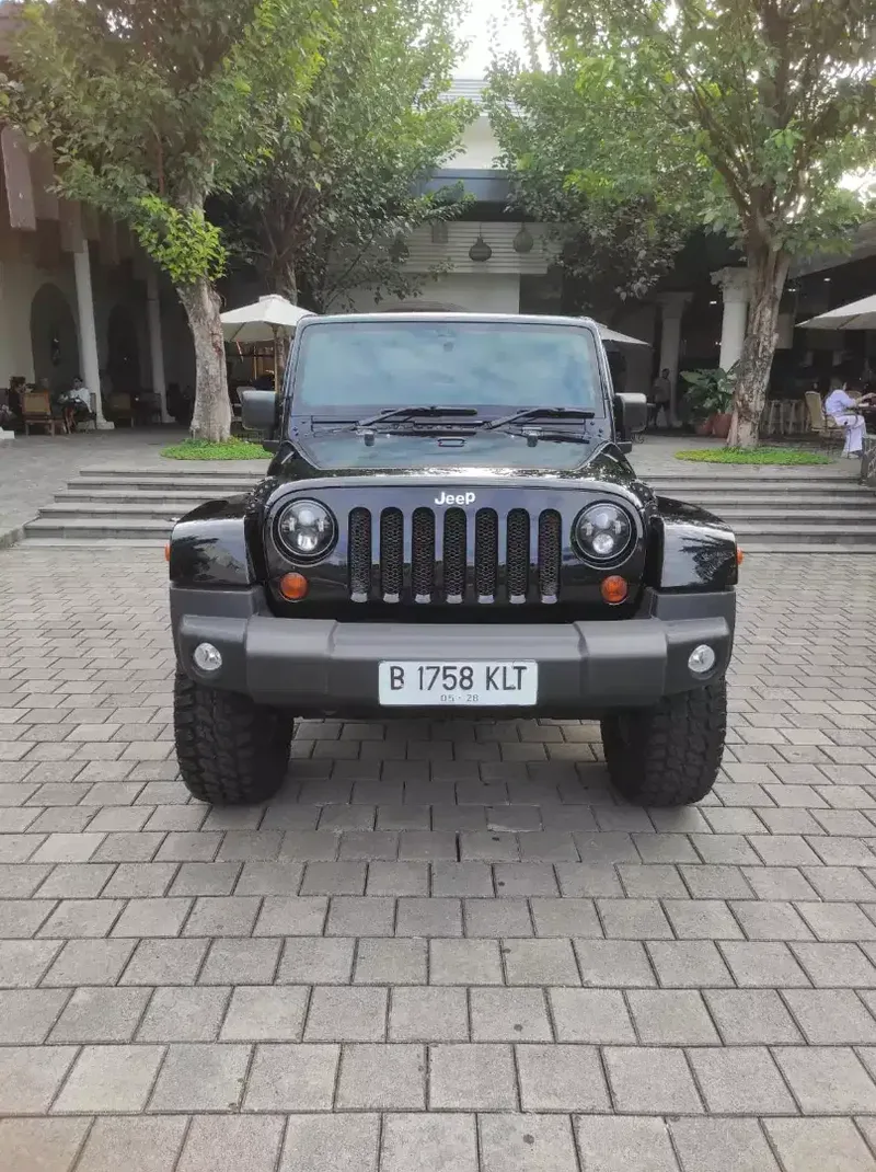 Wrangler sahara 3.8 AT 4x4 70th anniversary - Vehicles in Bali