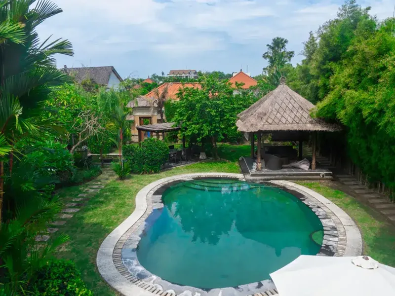 Leasehold - Tropical Estate with Huge Garden - Walking Distance to Berawa Beach, Canggu, Bali - Real Estate in Bali