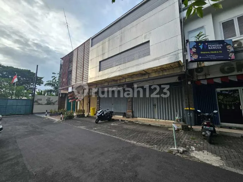 Ruko Gandeng 3 Lantai Di Sunset Road Kuta Murah Lokasi Strategis Dekat Ke Kuta Dan Airport Cocok Untuk Berbagai Bisnis - Bali in Bali