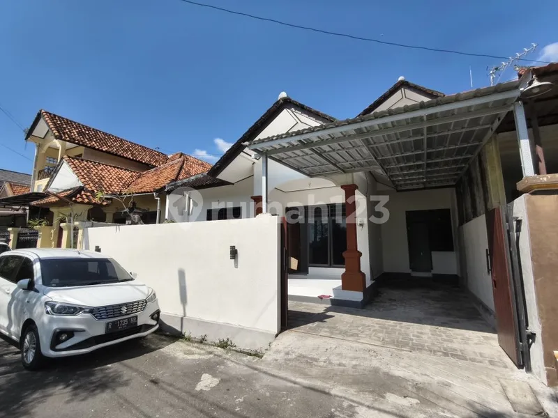 Rumah 2 Lantai Baru Renov, Siap Huni Lokasi Strategis - Bali in Bali