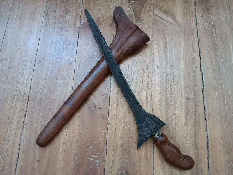 Keris Tua Lurus Warangka Singosari Baru - Other in Bali