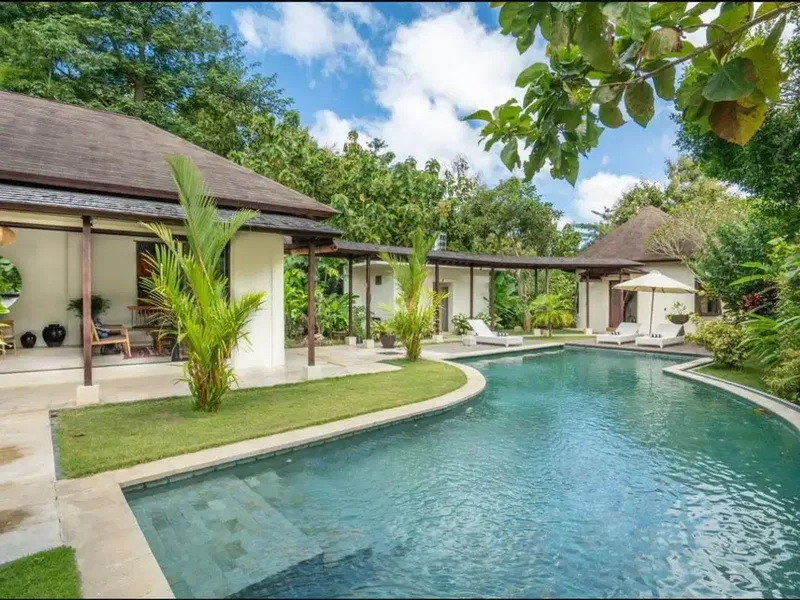 Villa Tropis Modern di Blongkeker Puri Gading Jimbaran - Bali in Bali