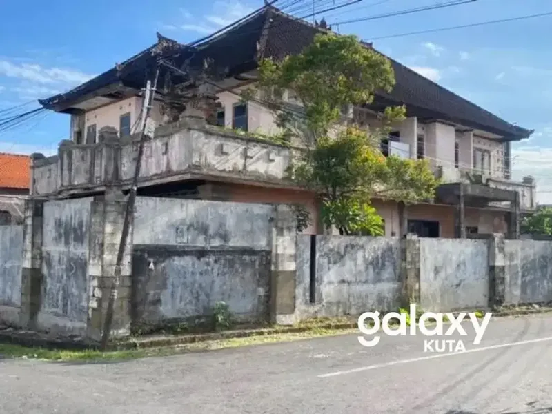 DIJUAL RUMAH GATOT SUBROTO DEKAT TERMINAL UBUNG DI BUNG TOMO DENPASAR - Real Estate in Bali