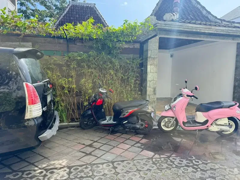 Dijual - Villa Full Kayu Jati di Seminyak - Real Estate in Bali