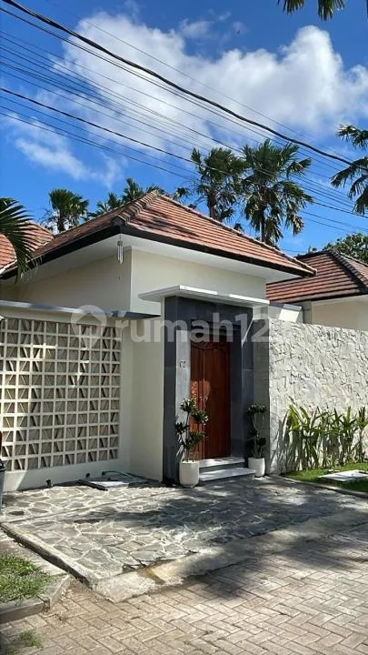 Villa 3Br Modern Tropical Minimalist Furnished In Ungasan - Real Estate in Bali
