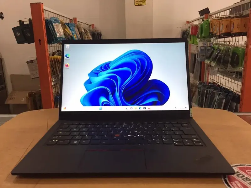 Lenovo ThinkPad X1 Carbon 8th Core i7Gen10 Ram 16GB SSD 256GB Mulus - Electronics in Bali