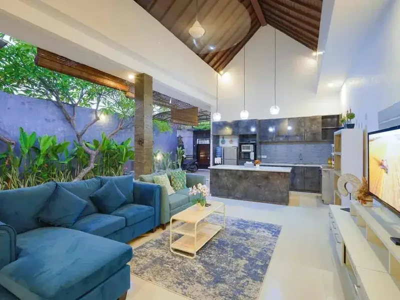 Villa Nyaman 3 Bedroom Seminyak Lokasi Strategis - Bali in Bali