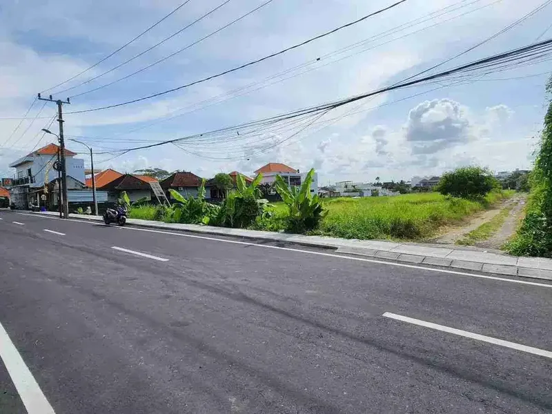 TANAH KOMERSIL JALAN UTAMA PANTAI CEMAGI COCOK UNTUK RESTO BAR DAN USAHA LAINNYA - Real Estate in Bali