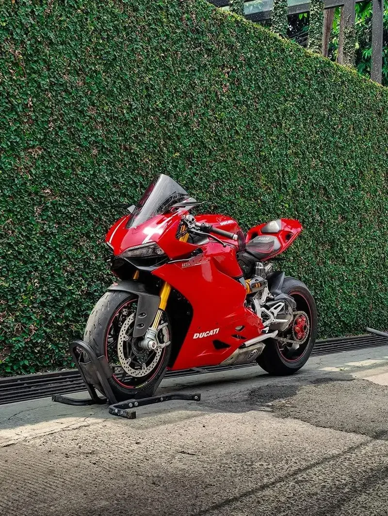Ducati Panigale 1199 S tahun 2015 Rare Special Unit Low Odo Mulus - Vehicles in Bali