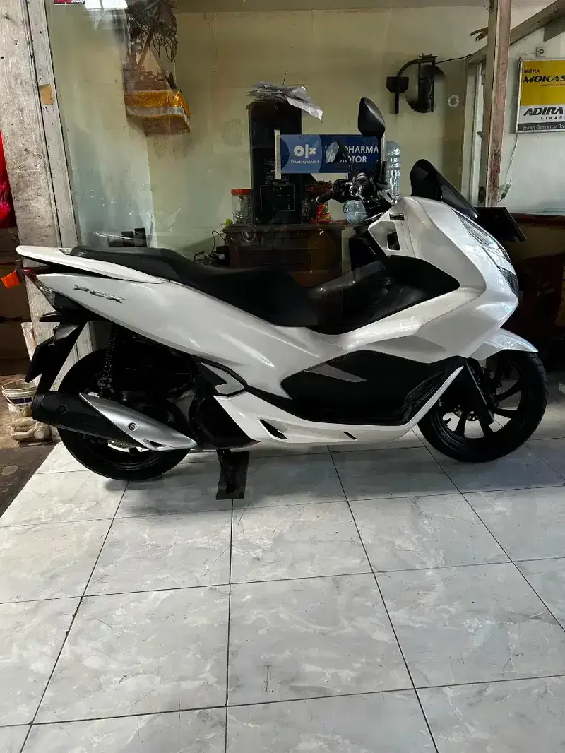 Honda PCX. 150 CC thn. 2018 cash. Bali dharma motor - Vehicles in Bali