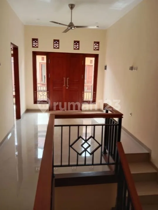 Rumah Sewa 2 Lantai di Renon 3 Kamar Tidur Harga Termurah - Real Estate in Bali