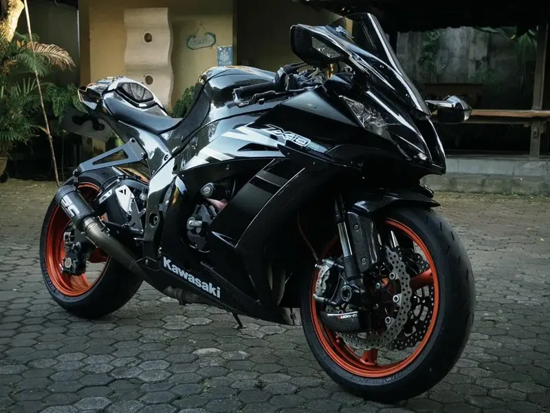 Kawasaki zx10r 2016 hitam - Vehicles in Bali
