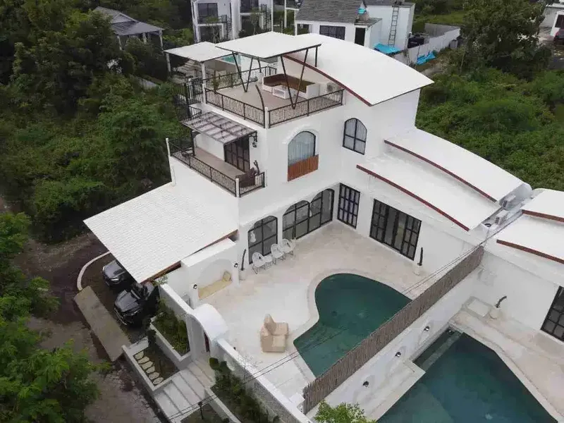 DISEWAKAN LUXURY VILLA DI KAWASAN UNGASAN DEKAT SAVAYA, DEKAT PANTAI MELASTI DENGAN VIEW MENAWAN - Real Estate in Bali