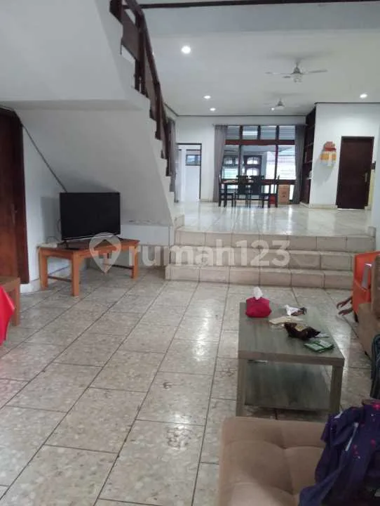 DISEWAKAN RUMAH DI JALAN RAYA COKROAMINOTO DENPASAR BAGUS UNTUK USAHA - Real Estate in Bali