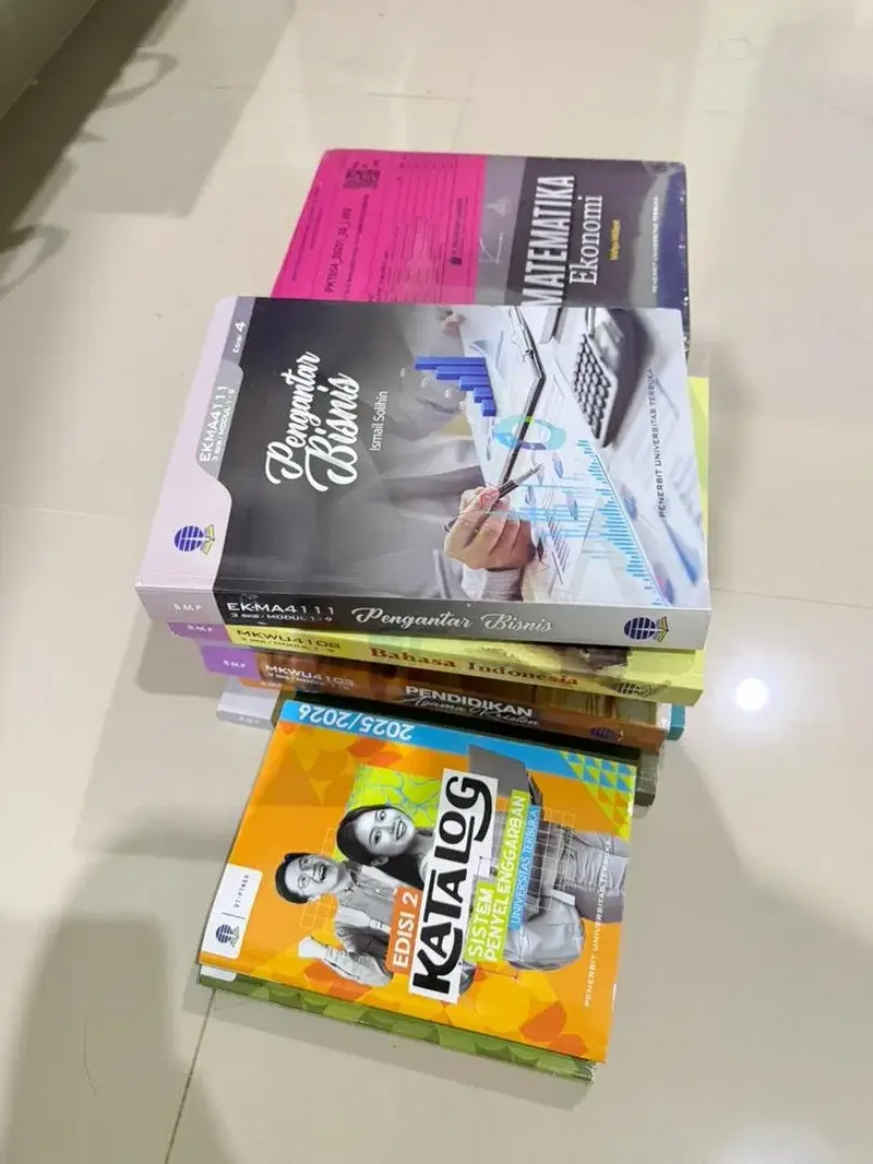 Buku Kuliah 2 Semester - Hobbies & Sports in Bali