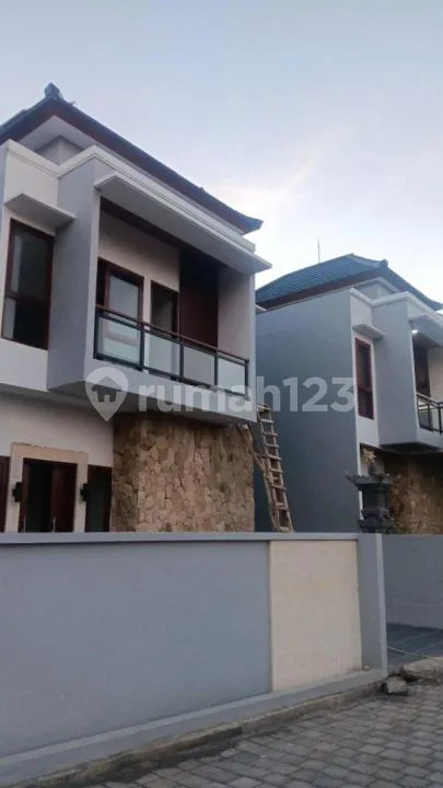 Rumah 2 Lantai, One Gate, Tanah Ngantong Hoki, Dekat Stp Nusadua - Real Estate in Bali