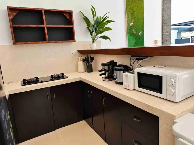 3 bedroom villa cantik fully furnished kerobokan straregis all included except electric bill - Real Estate in Bali