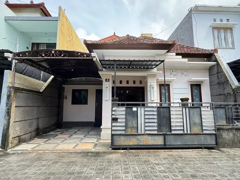 al rumah di daerah Sidakarya, Denpasar Selatan. Lokasi strategis dekat beragai fasilitas umum - Real Estate in Bali