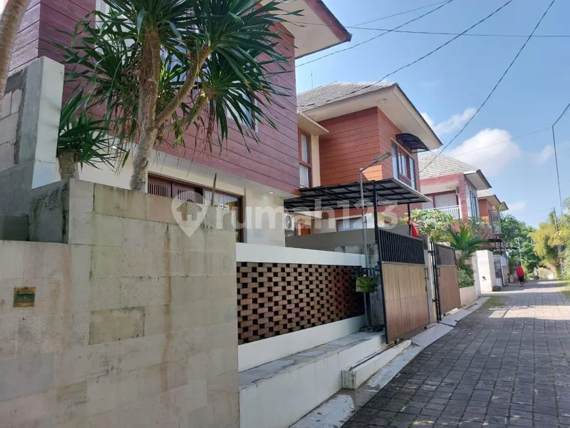 Furnished House With 4 Bedrooms Near Of Gwk Cultural Park Ungasan - Real Estate in Bali
