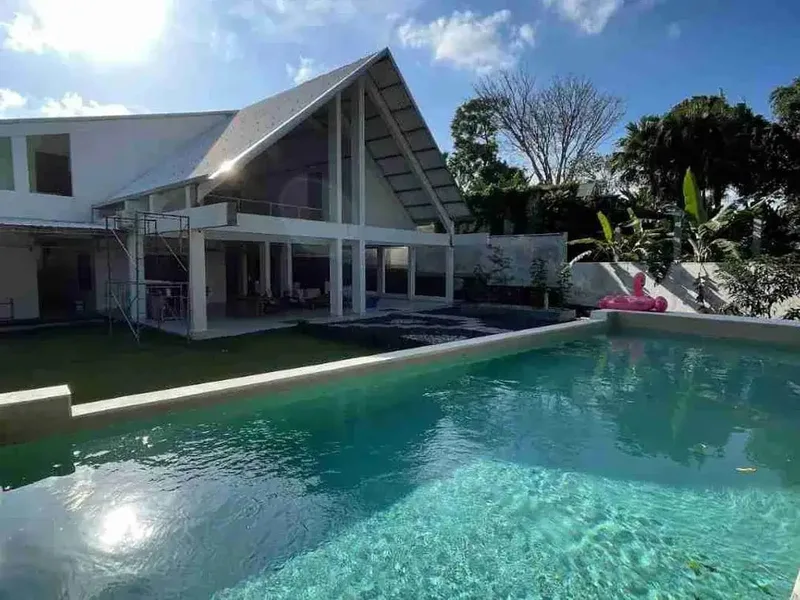 Guest House Freehold 9 Kamar di Batu Bolong Canggu - Real Estate in Bali
