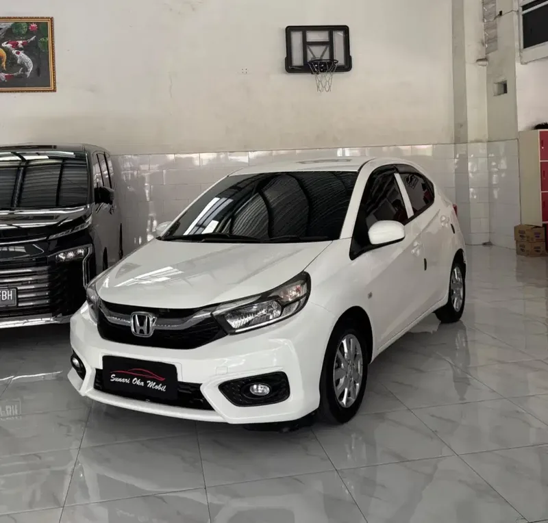 Brio e satya putih - Vehicles in Bali