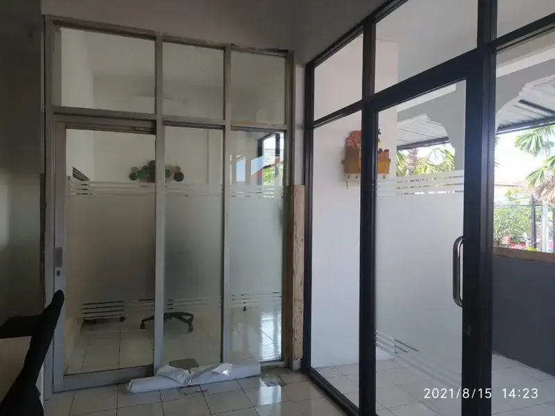 Tampilan modern dgn stiker sundblast salju ada riben film dll - Home & Garden in Bali