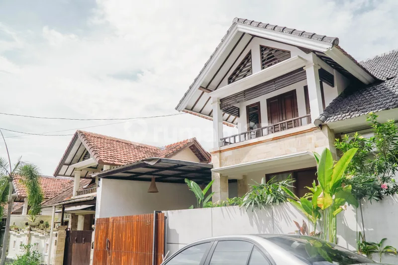 Sewa Rumah 2 Lantai Strategis di Jl. Raya Semer, Kerobokan | Fully Furnished & Siap Huni - Bali in Bali