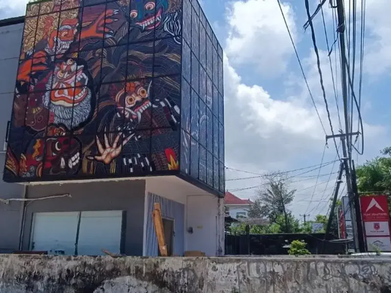 RUKO STRATEGIS 3 LANTAI DI SUNSET ROAD SEMINYAK KUTA BADUNG, BALI - Real Estate in Bali