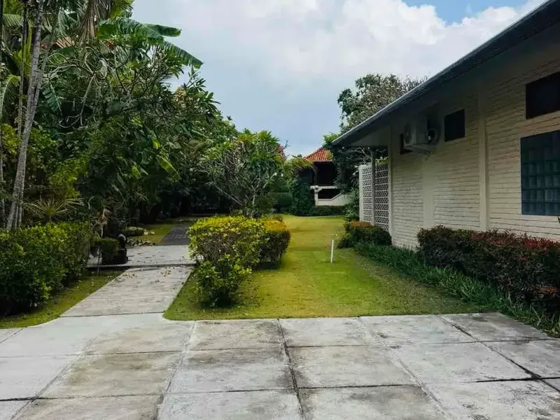 BALI HOTEL RESORT SEMINYAK - Real Estate in Bali