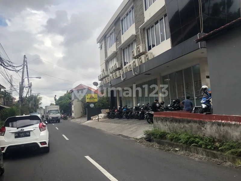 Dijual Hanya Satu Unit Ruko Murah Area Bisnis Kuliner Dekat Wong Solo Renon Bali - Bali in Bali